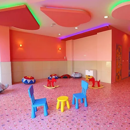 Crystal Park 2 - 4 Apartment *